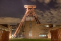 Auf dem Gelände der Zeche Zollverein Schacht XII. Hier sieht man die Schachthalle und das Fördergerüst.